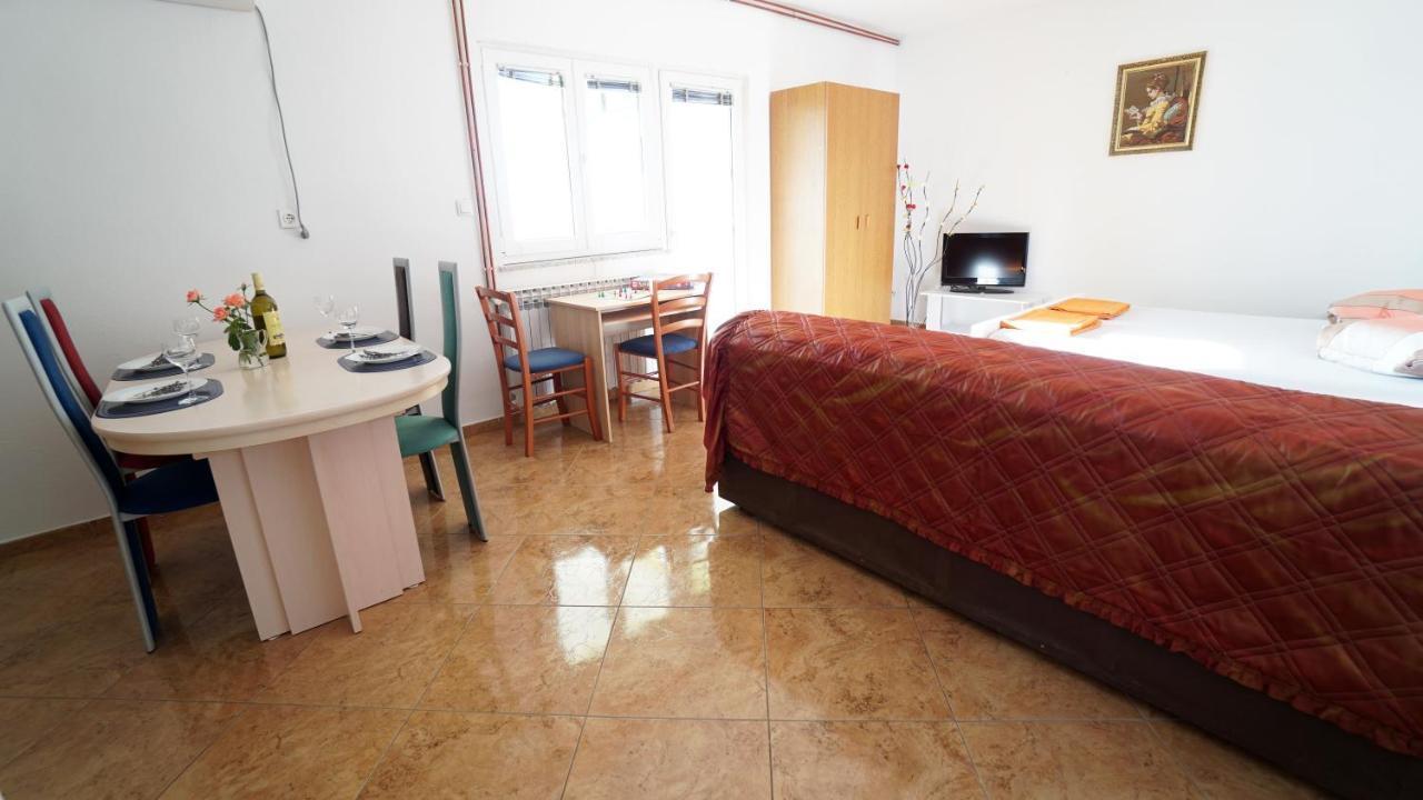Apartments Kata Горни-Карин Экстерьер фото