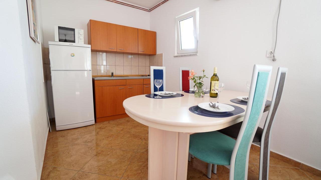 Apartments Kata Горни-Карин Экстерьер фото