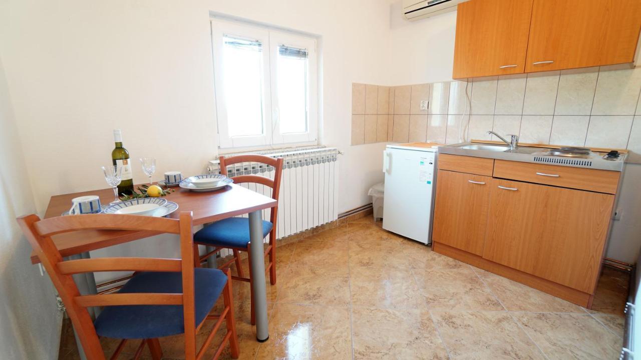 Apartments Kata Горни-Карин Экстерьер фото