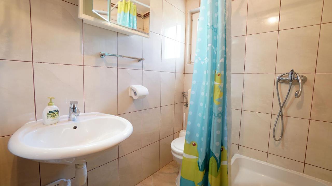 Apartments Kata Горни-Карин Экстерьер фото