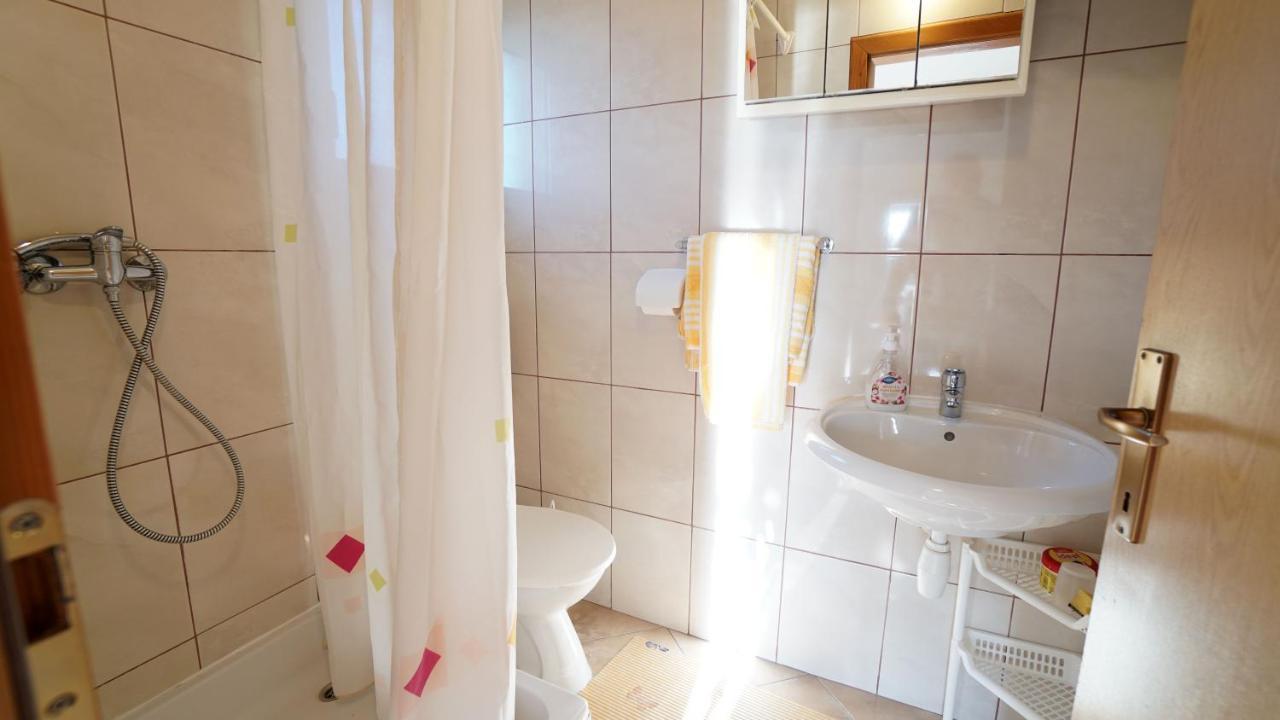 Apartments Kata Горни-Карин Экстерьер фото